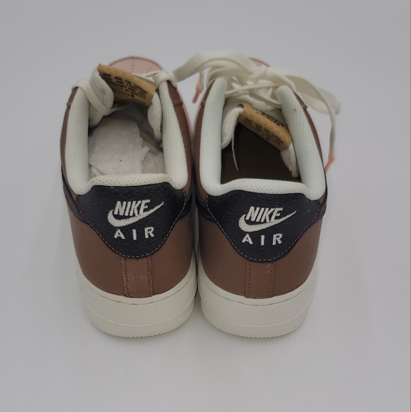 Nike Multicolor Sneakers with Comfort and Style - Picture 5 of 5
